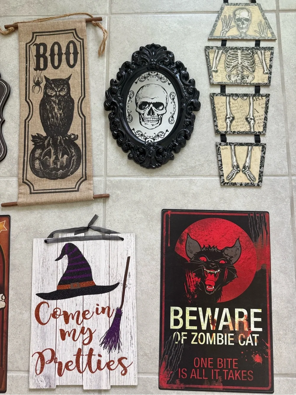 7 Piece Halloween Wall Decor